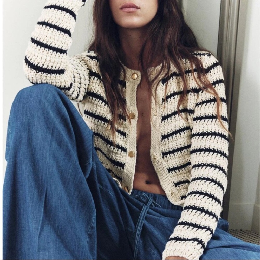 🤍 ZARA • cream and black striped chunky knit cardigan w gold snap buttons